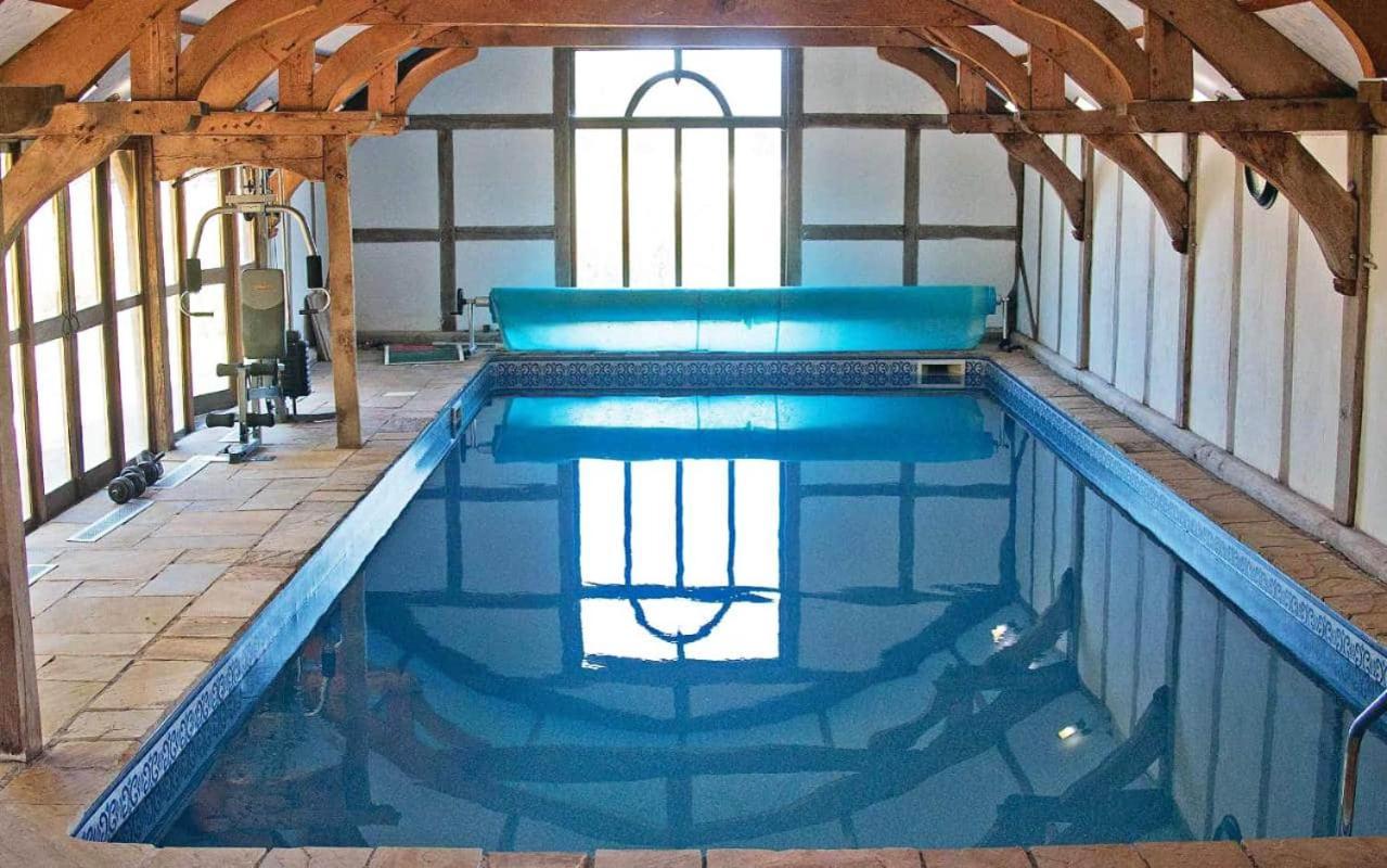 The Old Mill Barn With Hot Tub And Private Pool Villa Wirral Exterior foto