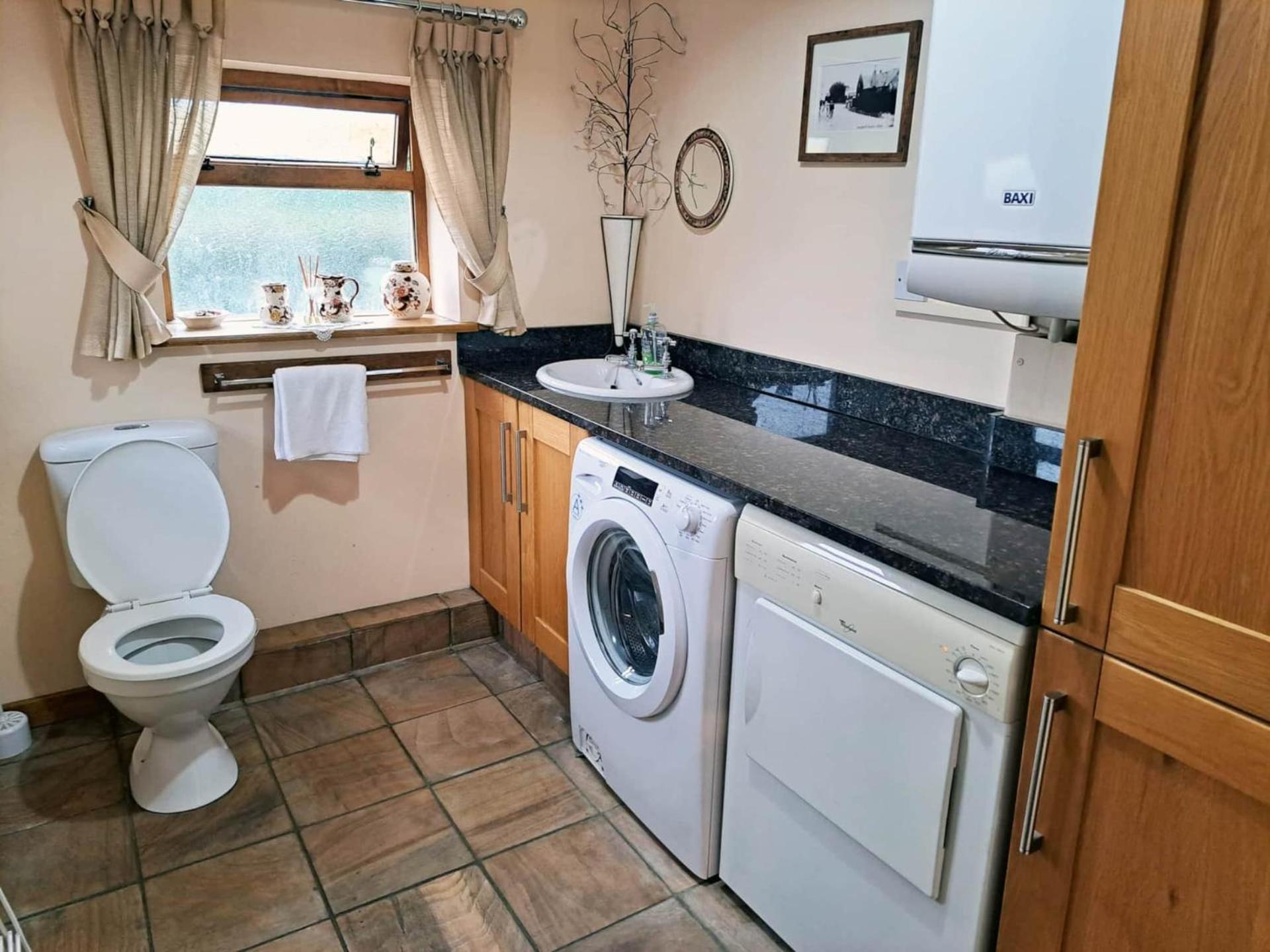 The Old Mill Barn With Hot Tub And Private Use Of Heated Pool Villa Wirral Exterior foto