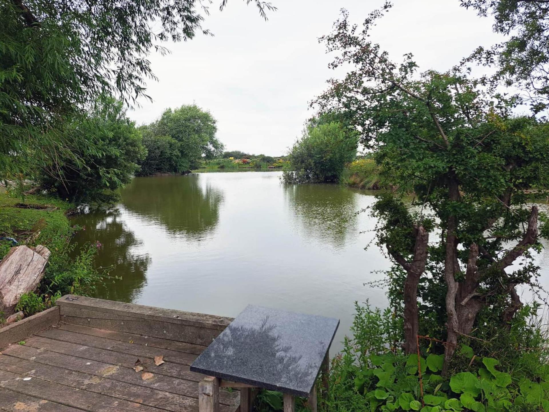 The Old Mill Barn With Hot Tub And Private Use Of Heated Pool Villa Wirral Exterior foto